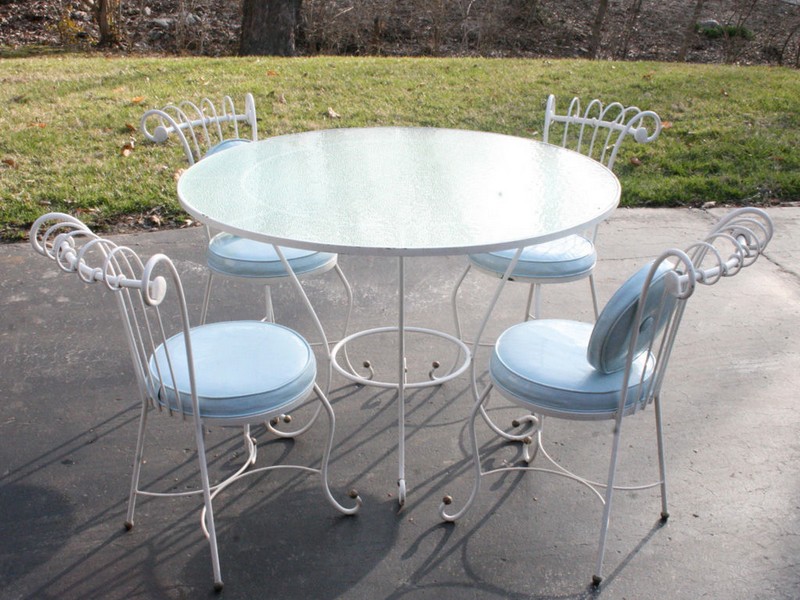 White Wrought Iron Patio Furniture