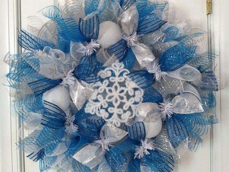 Winter Mesh Wreath Ideas