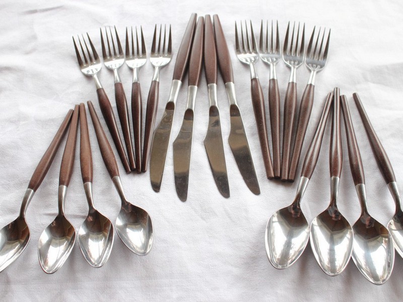 Wood Handle Flatware Sets